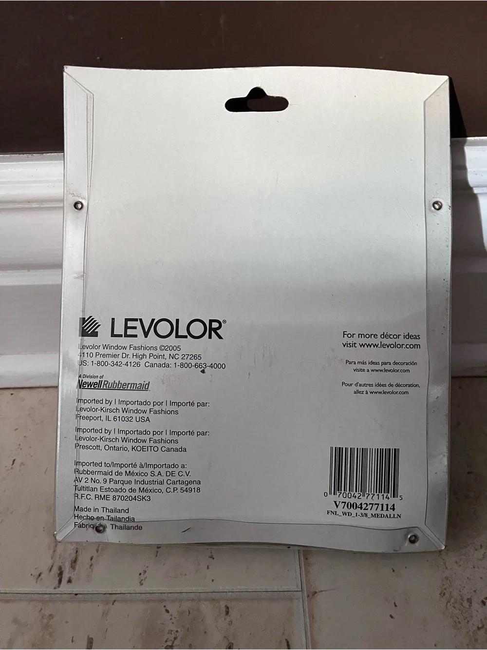 Levolor Curtain Rod Medalln Wood Drapery Finials set of 2 NIB new
